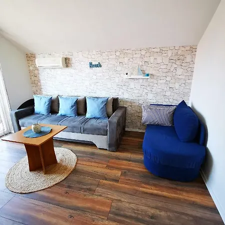 Aurora Apartament *