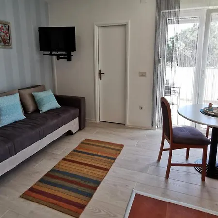 Aurora Apartament *